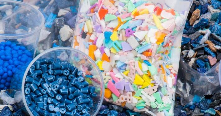 Primes pour incorporation de matières plastiques recyclées